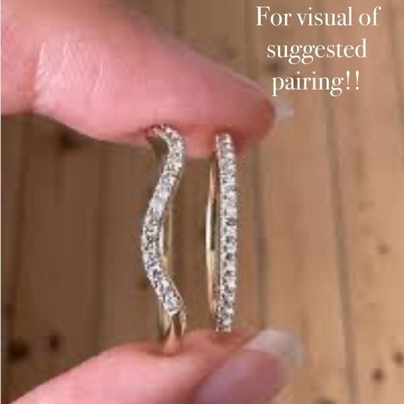 Diamond 10K Gold Ring - EUC - Picture 13 of 14